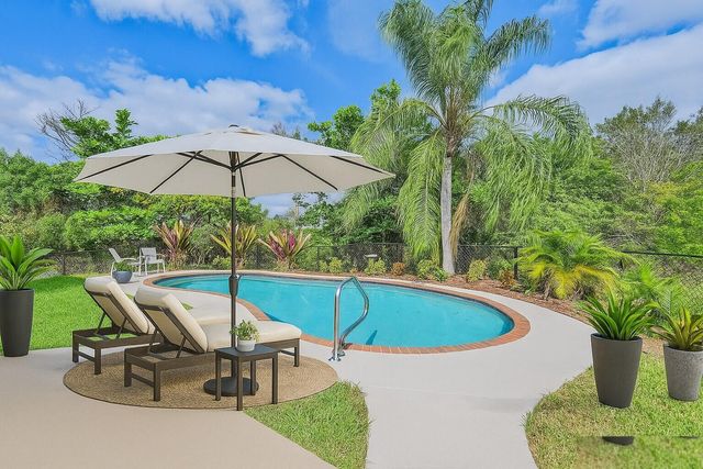 8671 155th Place N, Palm Beach Gardens, FL 33418
