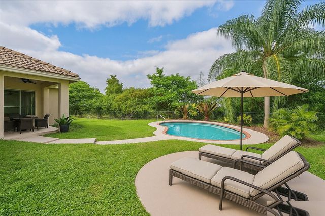 8671 155th Place N, Palm Beach Gardens, FL 33418
