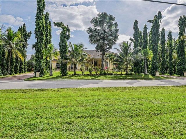 8671 155th Place N, Palm Beach Gardens, FL 33418