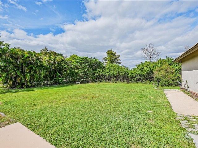 8671 155th Place N, Palm Beach Gardens, FL 33418