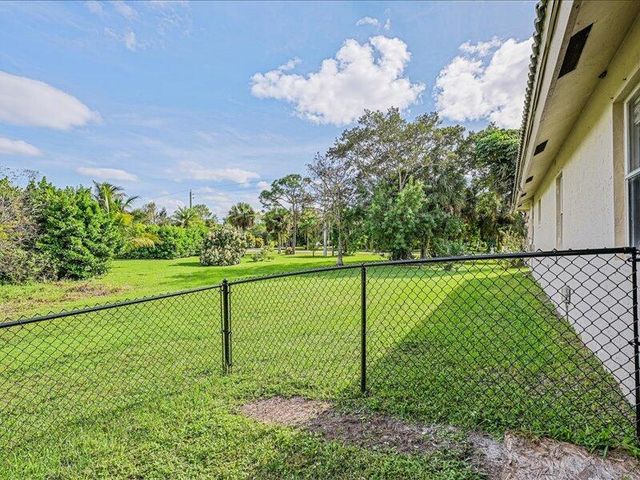 8671 155th Place N, Palm Beach Gardens, FL 33418