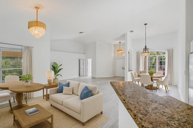8671 155th Place N, Palm Beach Gardens, FL 33418