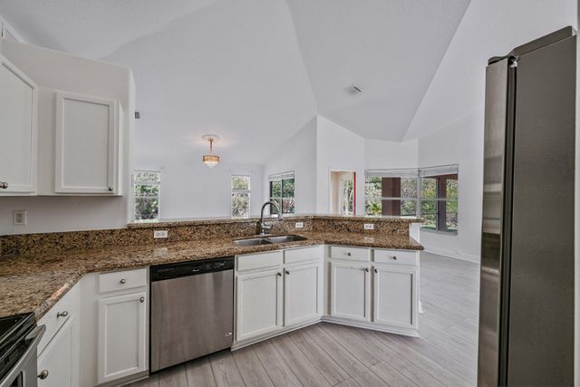 8671 155th Place N, Palm Beach Gardens, FL 33418