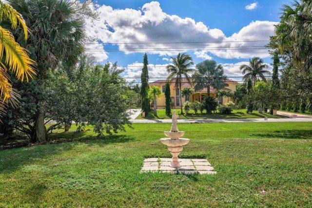 8671 155th Place N, Palm Beach Gardens, FL 33418