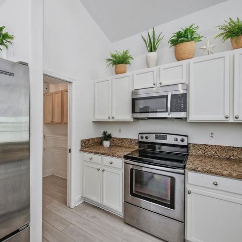 8671 155th Place N, Palm Beach Gardens, FL 33418