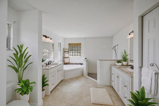 8671 155th Place N, Palm Beach Gardens, FL 33418