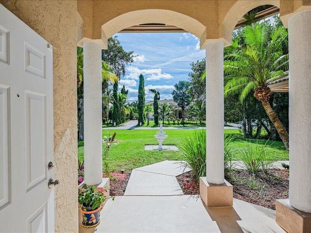 8671 155th Place N, Palm Beach Gardens, FL 33418