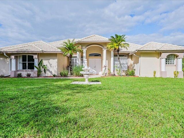 8671 155th Place N, Palm Beach Gardens, FL 33418