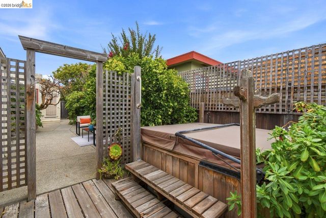 2400 Mcbryde Ave, Richmond, CA 94804