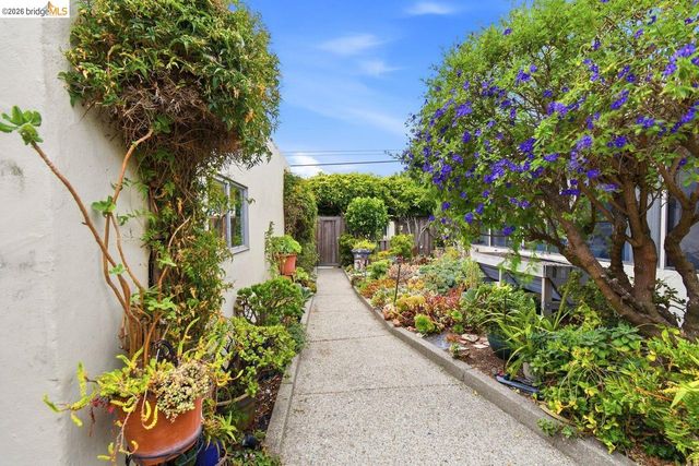 2400 Mcbryde Ave, Richmond, CA 94804