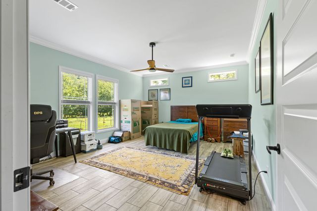910 Woodmore Hollow Ln, Hartsville, TN 37074