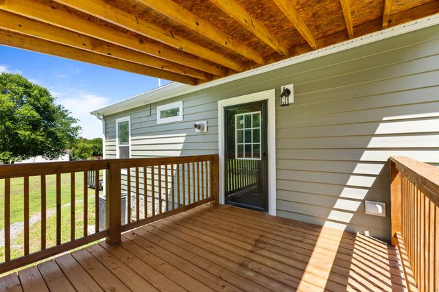 910 Woodmore Hollow Ln, Hartsville, TN 37074