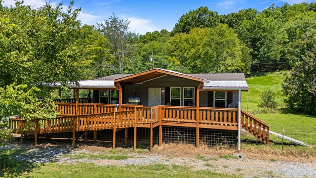 910 Woodmore Hollow Ln, Hartsville, TN 37074