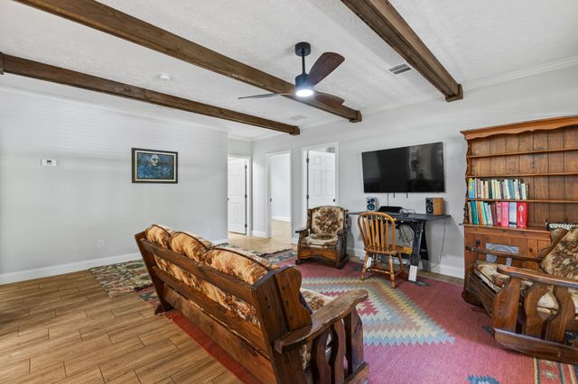 910 Woodmore Hollow Ln, Hartsville, TN 37074