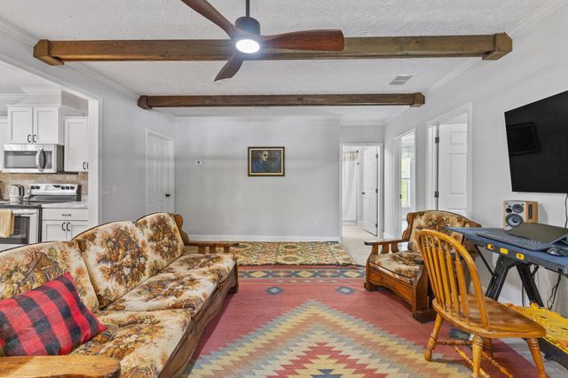 910 Woodmore Hollow Ln, Hartsville, TN 37074