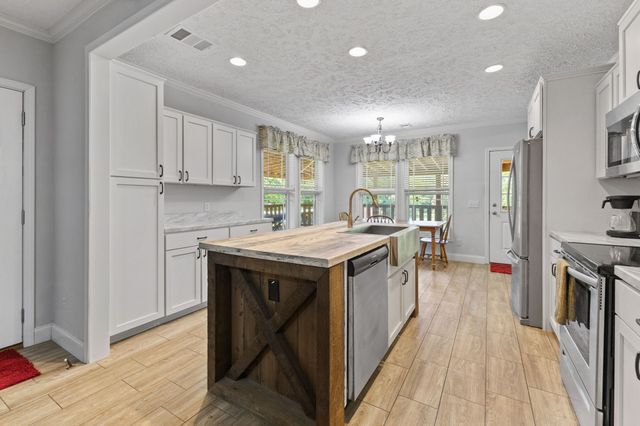 910 Woodmore Hollow Ln, Hartsville, TN 37074