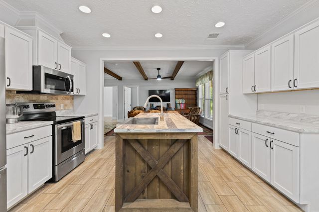 910 Woodmore Hollow Ln, Hartsville, TN 37074