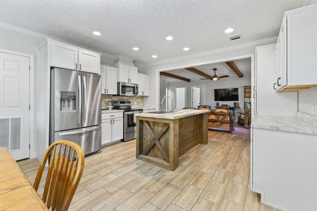 910 Woodmore Hollow Ln, Hartsville, TN 37074