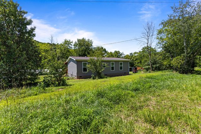 910 Woodmore Hollow Ln, Hartsville, TN 37074