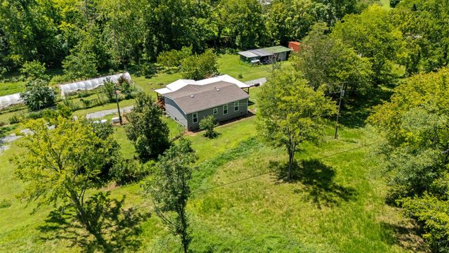 910 Woodmore Hollow Ln, Hartsville, TN 37074