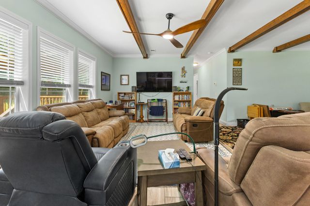 910 Woodmore Hollow Ln, Hartsville, TN 37074