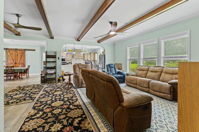 910 Woodmore Hollow Ln, Hartsville, TN 37074