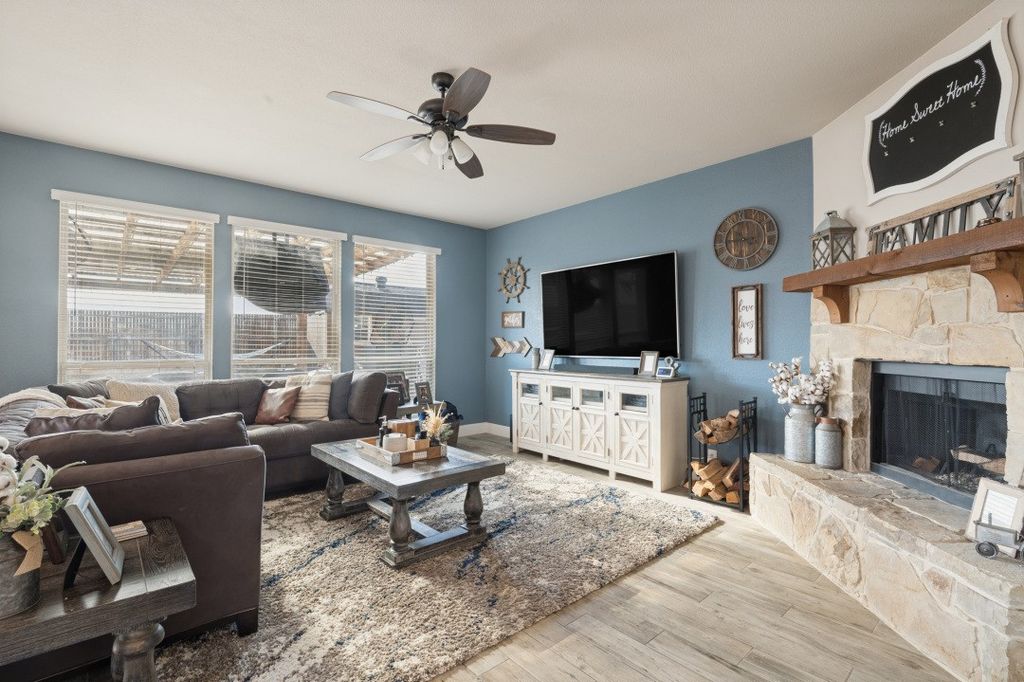 1903 Maplewood Drive, Glenn Heights, TX 75154 — photo 4