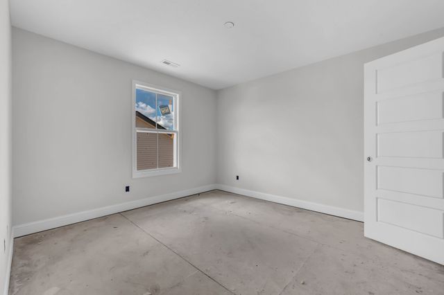 2728 Brewster Dr, Clarksville, TN 37042
