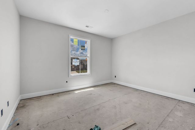 2728 Brewster Dr, Clarksville, TN 37042