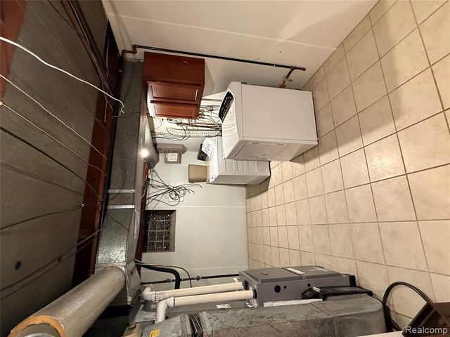 3380 Barlyn Lane, Bloomfield Hills, MI 48302