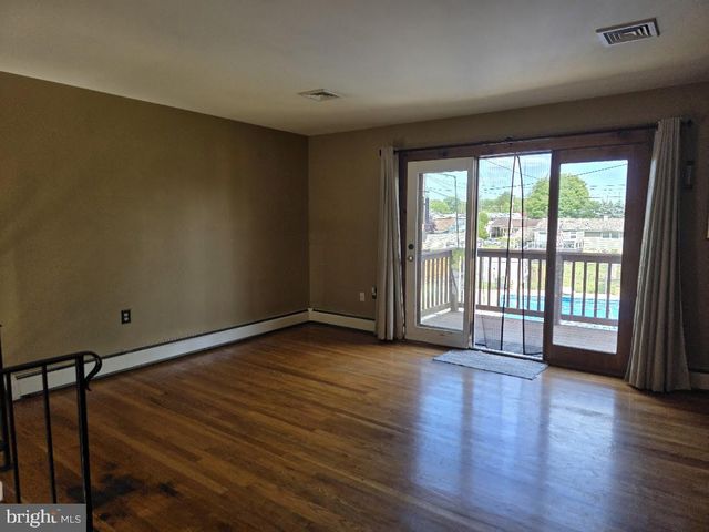 5 HEATHERWOOD CIR, Middletown, PA 17057