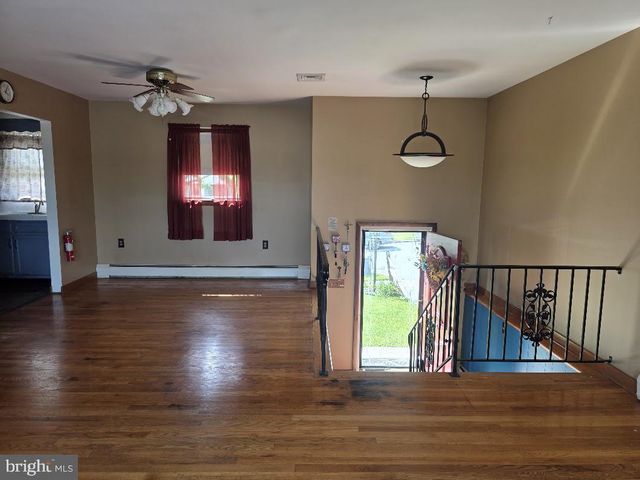 5 HEATHERWOOD CIR, Middletown, PA 17057