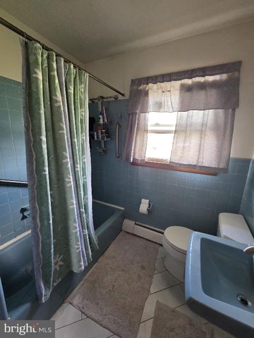 5 HEATHERWOOD CIR, Middletown, PA 17057