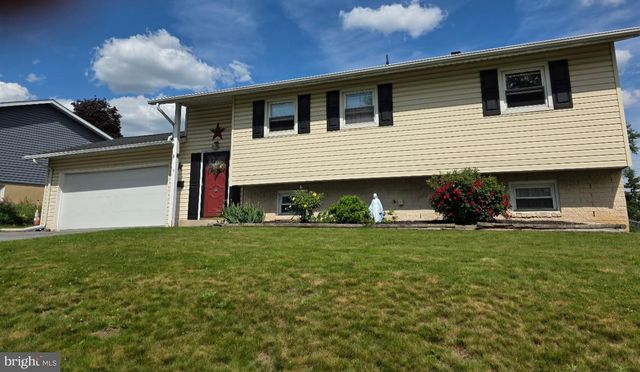 5 HEATHERWOOD CIR, Middletown, PA 17057