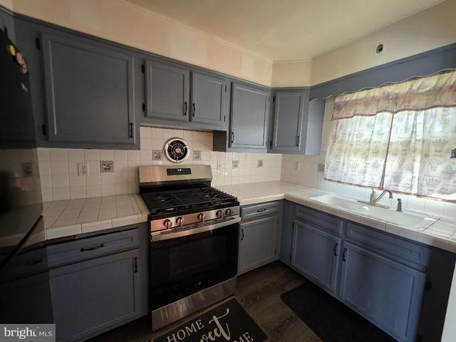 5 HEATHERWOOD CIR, Middletown, PA 17057