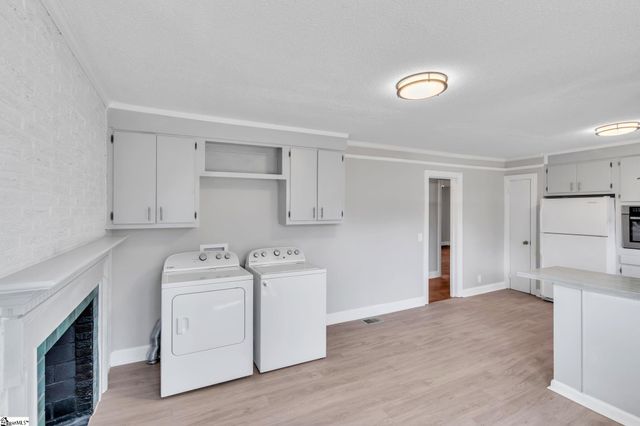 800 E Lee Road, Taylors, SC 29687