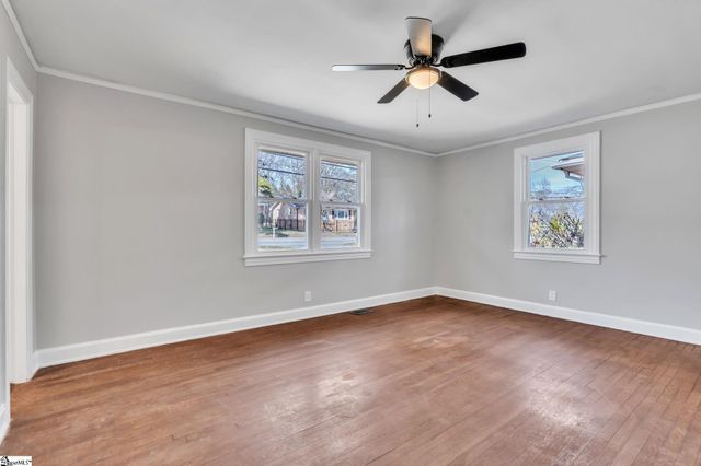 800 E Lee Road, Taylors, SC 29687