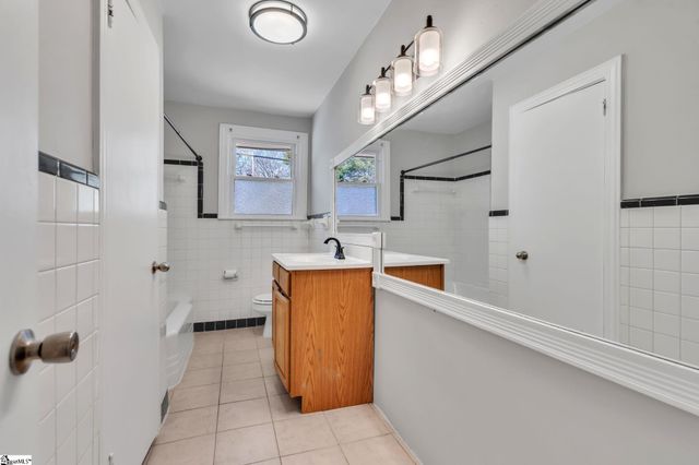 800 E Lee Road, Taylors, SC 29687