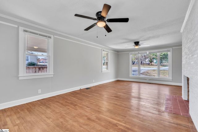 800 E Lee Road, Taylors, SC 29687