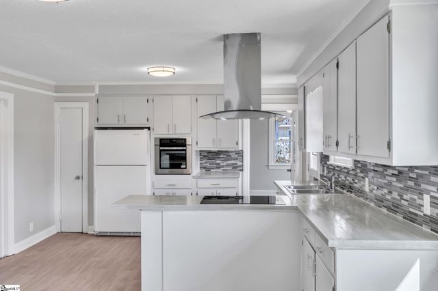 800 E Lee Road, Taylors, SC 29687