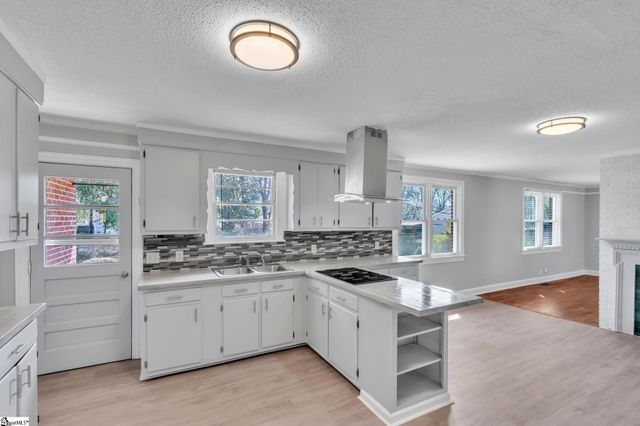 800 E Lee Road, Taylors, SC 29687