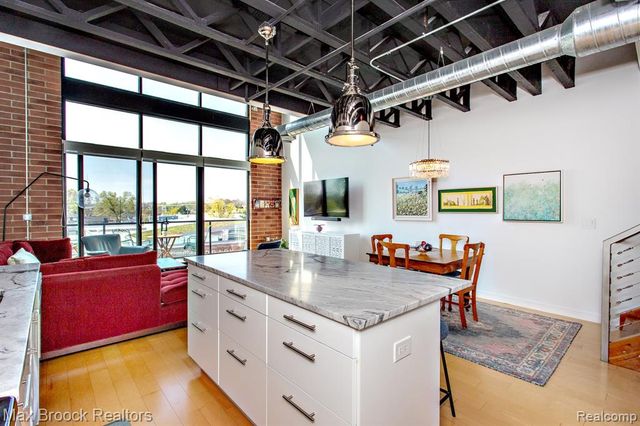 211 E 9 Mile Road 307, Ferndale, MI 48220