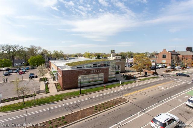 211 E 9 Mile Road 307, Ferndale, MI 48220