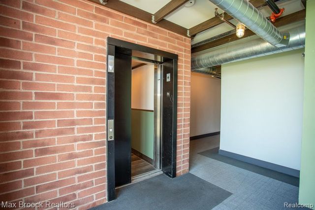 211 E 9 Mile Road 307, Ferndale, MI 48220