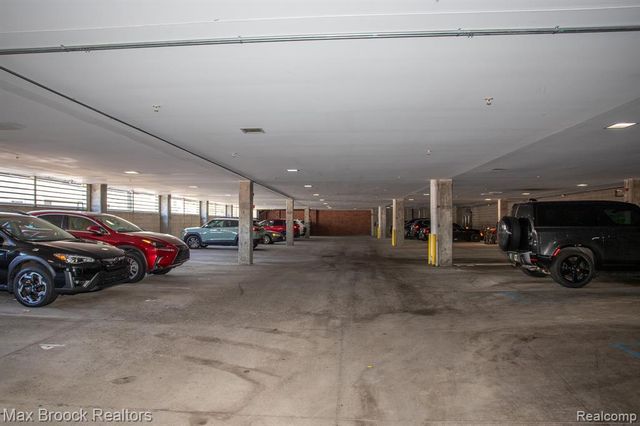 211 E 9 Mile Road 307, Ferndale, MI 48220