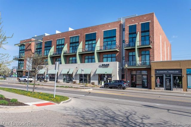 211 E 9 Mile Road 307, Ferndale, MI 48220
