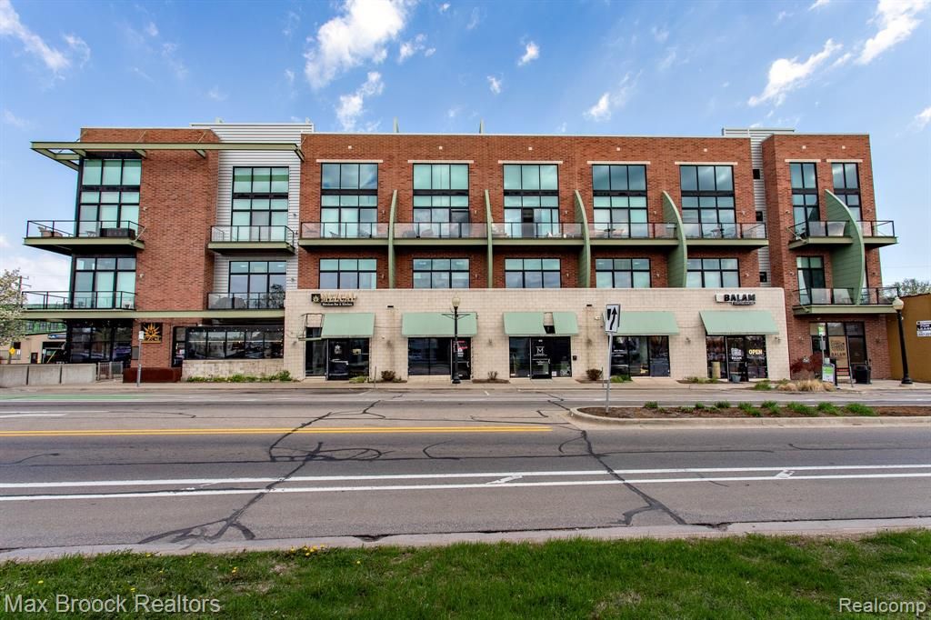 211 E 9 Mile Road 307, Ferndale, MI 48220