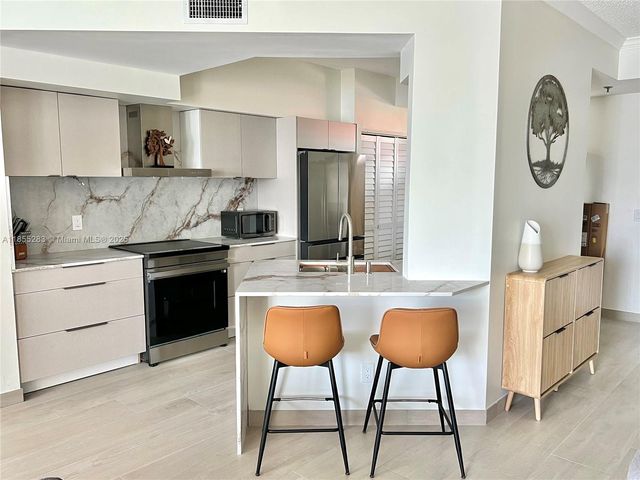 3255 NE 184th St 12407, Aventura, FL 33160