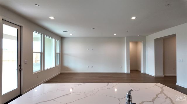 7307 Cryosphere Street, Bakersfield, CA 93311