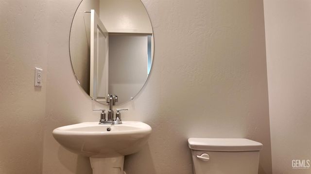 7307 Cryosphere Street, Bakersfield, CA 93311